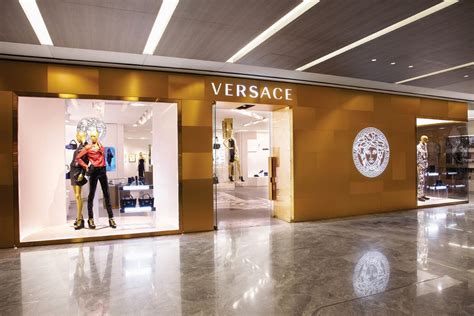 store manager versace stipendio|Working at Versace: 181 Reviews .